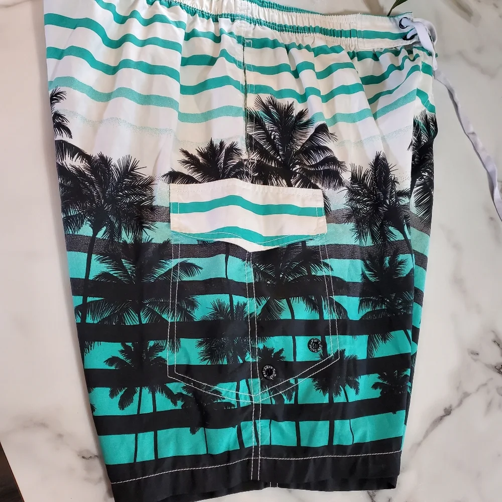 APTRO palm trees